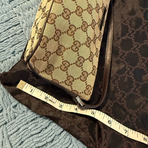 Gucci Brown Monogram Shoulder Bag - Picture 3 of 5